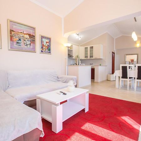 Villa Michelle Karojba Dış mekan fotoğraf