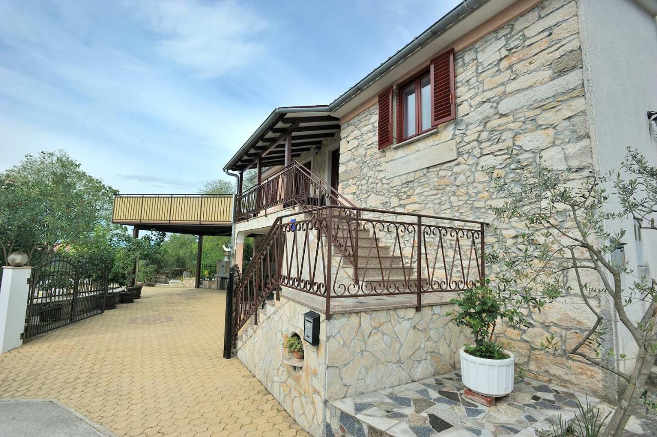 Villa Michelle Karojba Dış mekan fotoğraf